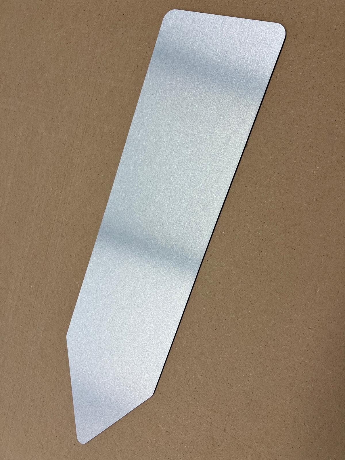 10 Stück im Set Pfeilschild, 605 x 158 x 3 mm, unbedruckt, a. MasterBond® silver brushed, CNC-gefräst